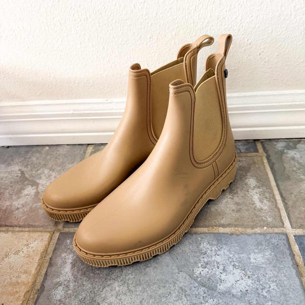 Igor Chelsea Rain Boots Womens 8 Tan Waterproof Rubber Ankle Pull On